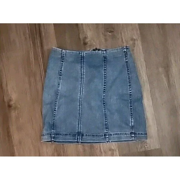 Free People Jean Skirt Size 6 Medium Wash Mini Zipper - Picture 4 of 6